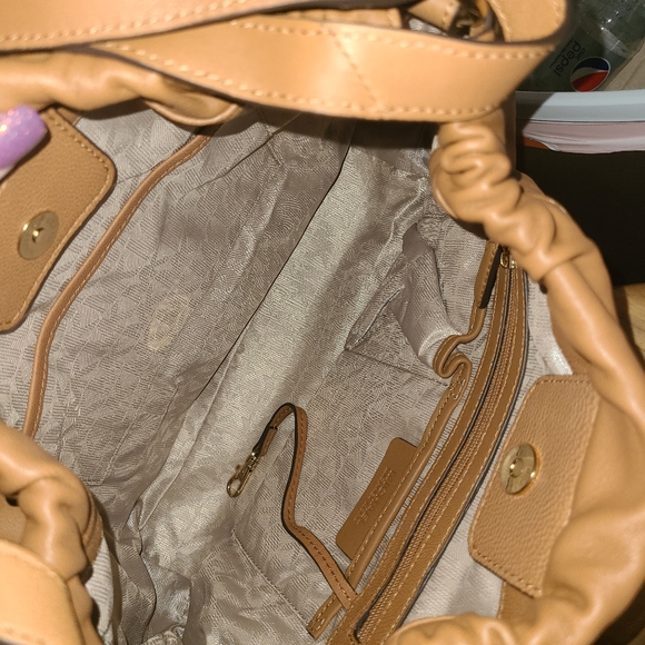 Authentic Michael kors bag - Picture 4 of 7